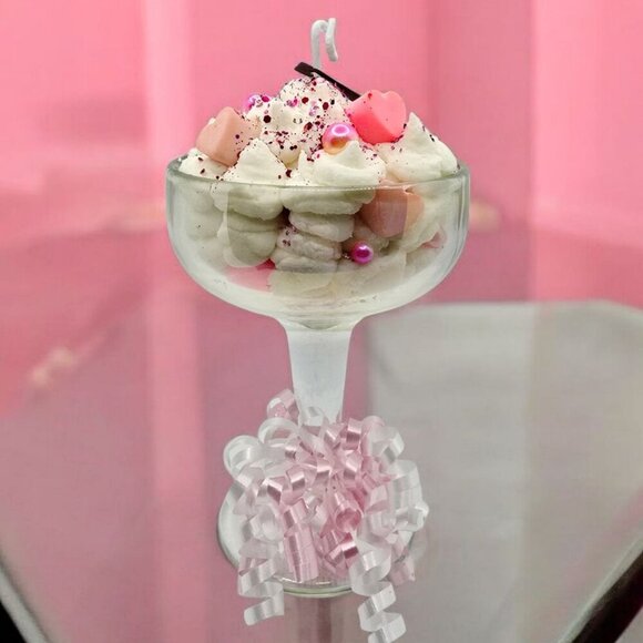 Valor Whip Candle ✦ Iridescent Coupe Glass ✦ Handmade Soy Wax Pink Accents NWT - Picture 12 of 16